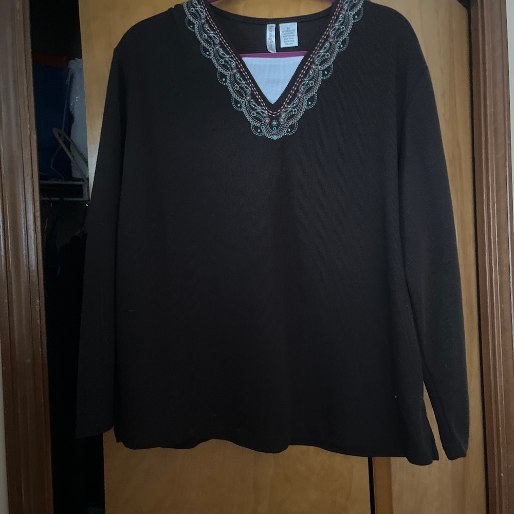 2X brown top with white inlay and embroidery